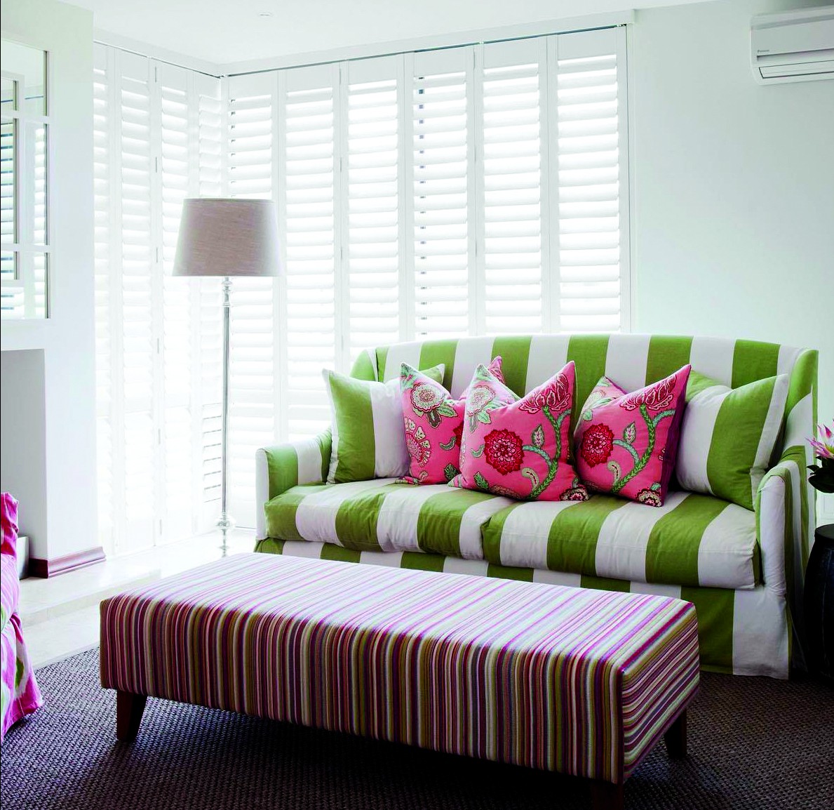 轉(zhuǎn)角氣窗四